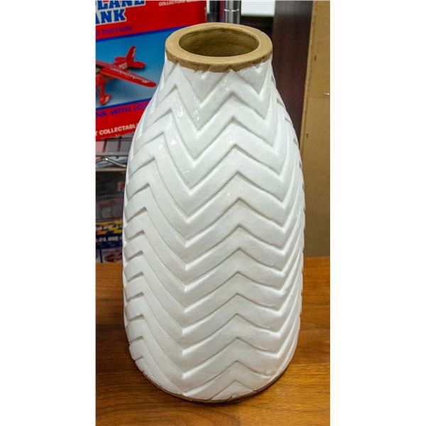 SHOWHOME VASE 16 INCHES TALL