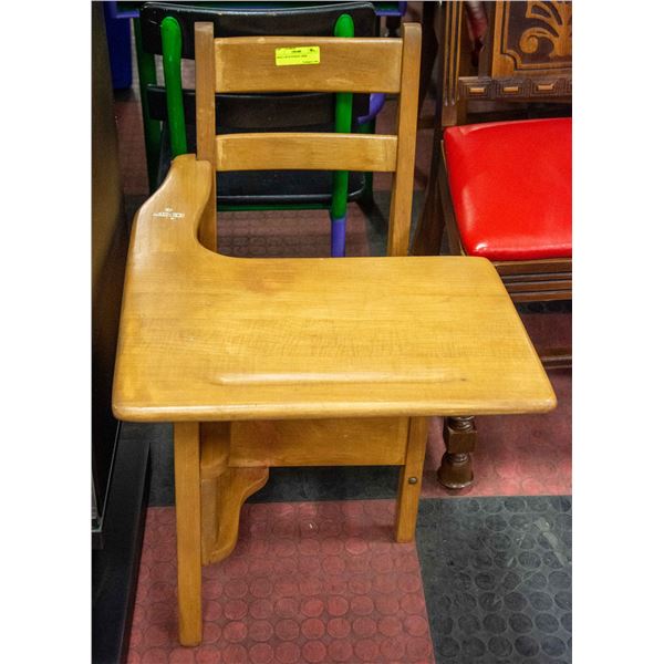 SMALL KIDS SCHOOL DESK