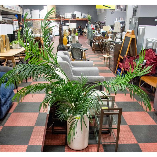 SHOWHOME PLANT VASE WITH PLASTIC PLANT