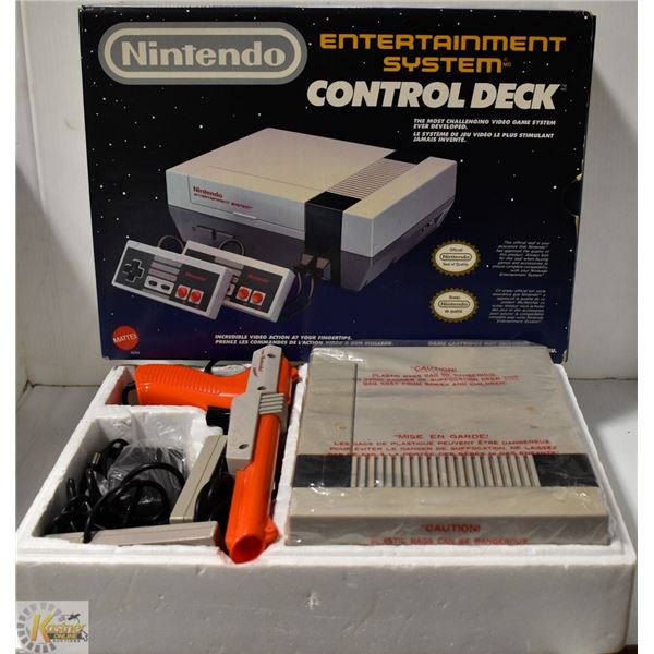 NINTENDO ENTERTAINMENT SYSTEM IN BOX W/ GUN
