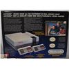 Image 4 : NINTENDO ENTERTAINMENT SYSTEM IN BOX W/ GUN