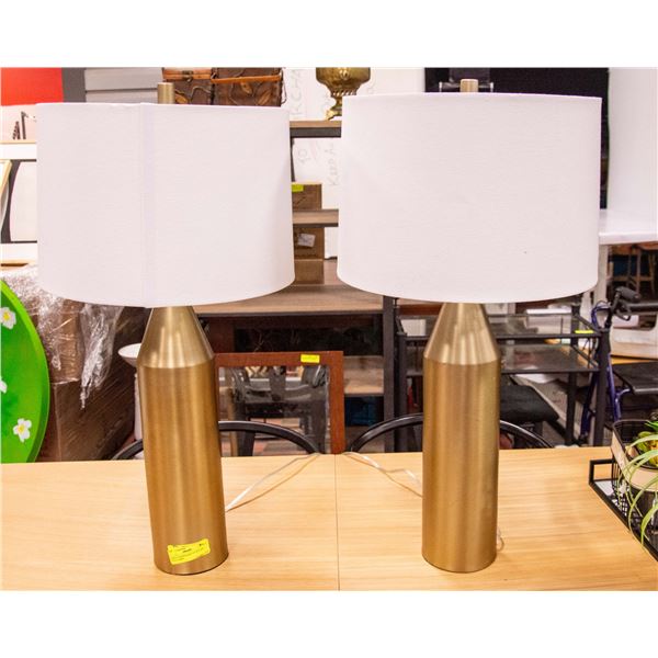 PAIR OF SHOWHOME 30.5 INCHES TALL LAMPS