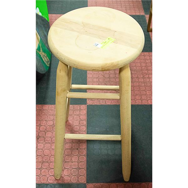 STOOL NEEDS PAINTING