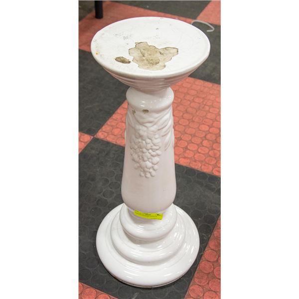 PORCECLAIN PLANT PEDESTAL
