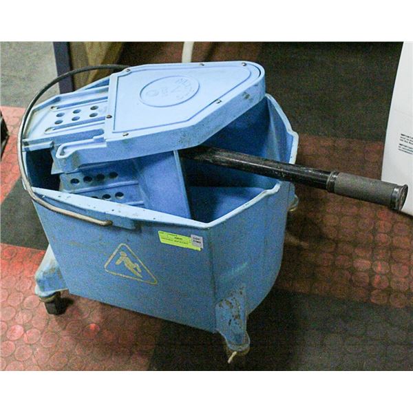 INDUSTRIAL MOP BUCKET