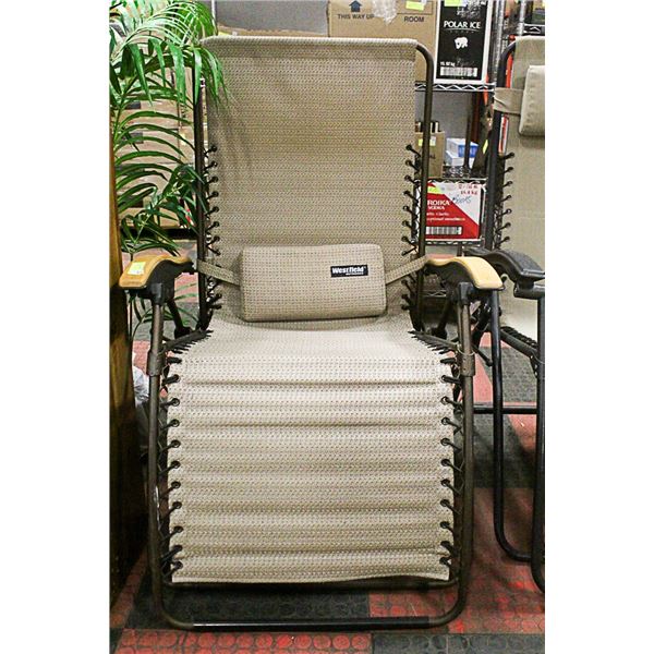 OUTDOOR LOUNGING CHAIR