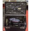 Image 2 : SINGER FEATHERWEIGHT SEWING MACHINE IN CASE