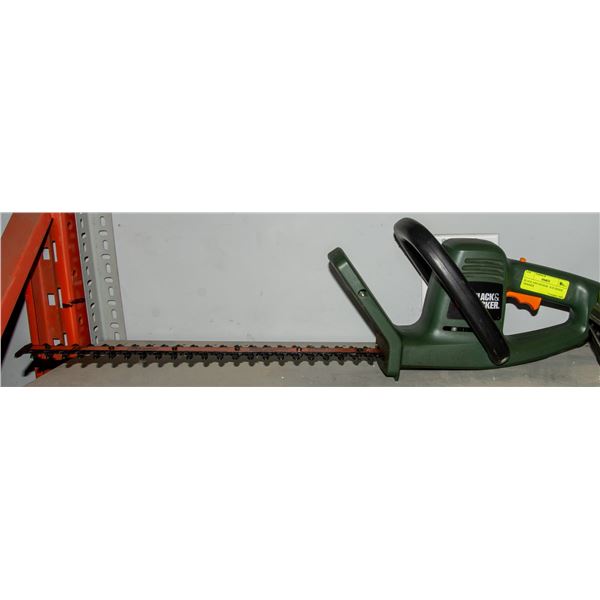 BLACK AND DECKER  18 IN HEDGE TRIMMER