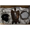 Image 1 : GLASS TURTLE/WOOD TURTLE & HALD GEODE