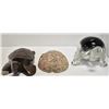 Image 2 : GLASS TURTLE/WOOD TURTLE & HALD GEODE