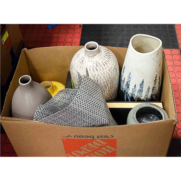 SHOWHOME BOX OF ASSORTED HOME DECOR