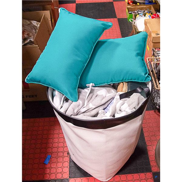 SHOWHOME HAMPER OF TOWELS & PILLOWS