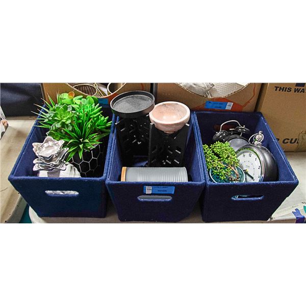 SHOWHOME 3 BLUE STACKABLE BINS WITH ORNAMENTS