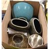 Image 1 : SHOWHOME BOX OF VASE & OTHER DECOR