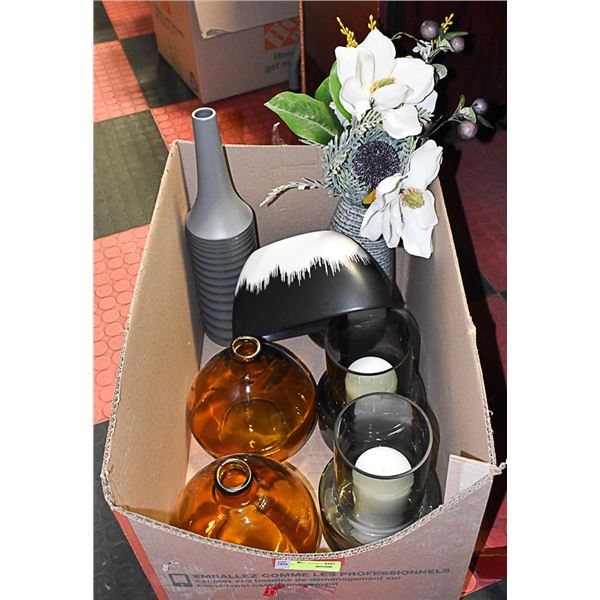 SHOWHOME BOX OF DECORATIVE VASES