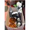 Image 1 : SHOWHOME BOX OF DECORATIVE VASES