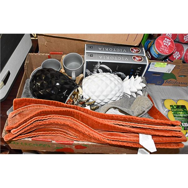 SHOWHOME BOX WITH ACCENT PIECES & MORE