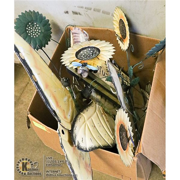 LOT OF GARDENING DECOR