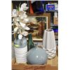 Image 1 : SHOWHOME BOX OF VASES