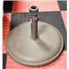 Image 1 : LARGE BROWN CONCRETE PATIO UMBRELLA STAND