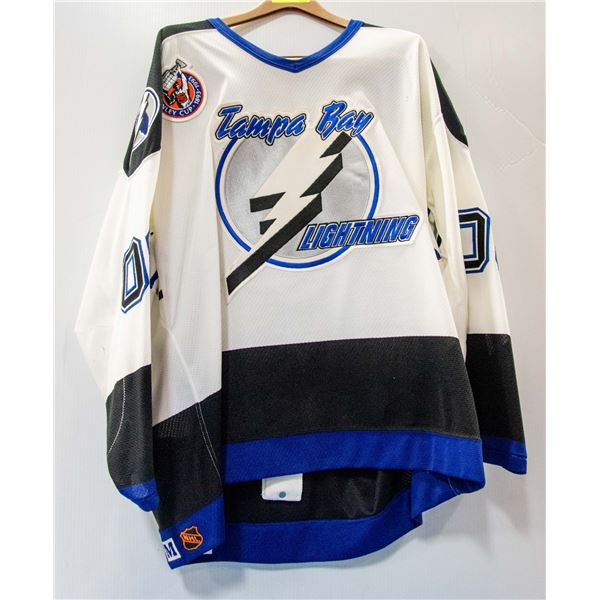 TAMPA BAY LIGHTENING SIZE 52 HOCKEY JERSEY