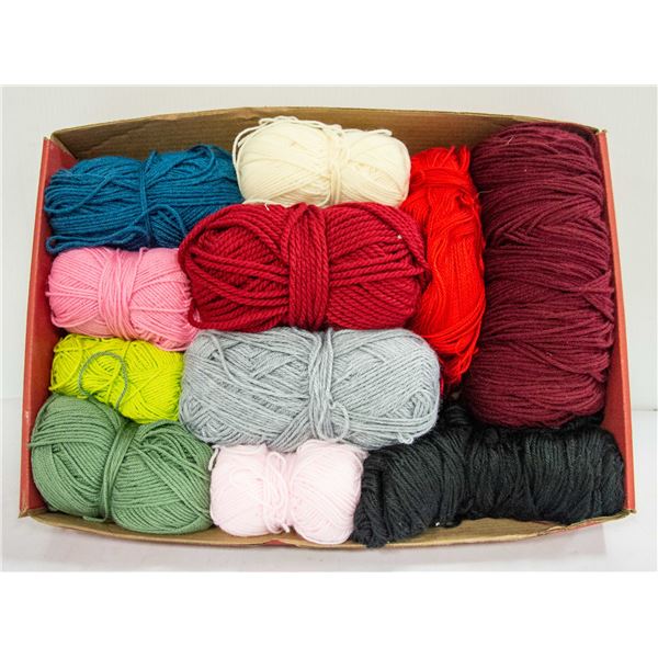 EXTRA LARGE FLAT OF KNITTING WOOL