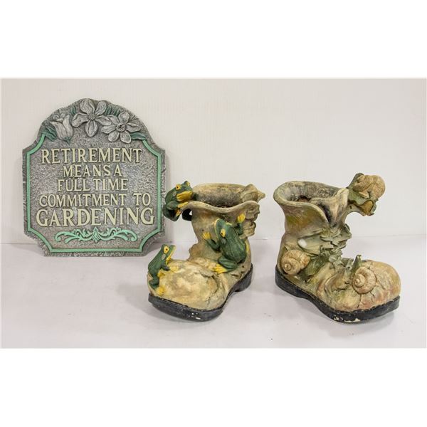 2 DETAILED GARDEN SHOE PLANTERS AND GARDEN PLAQUE