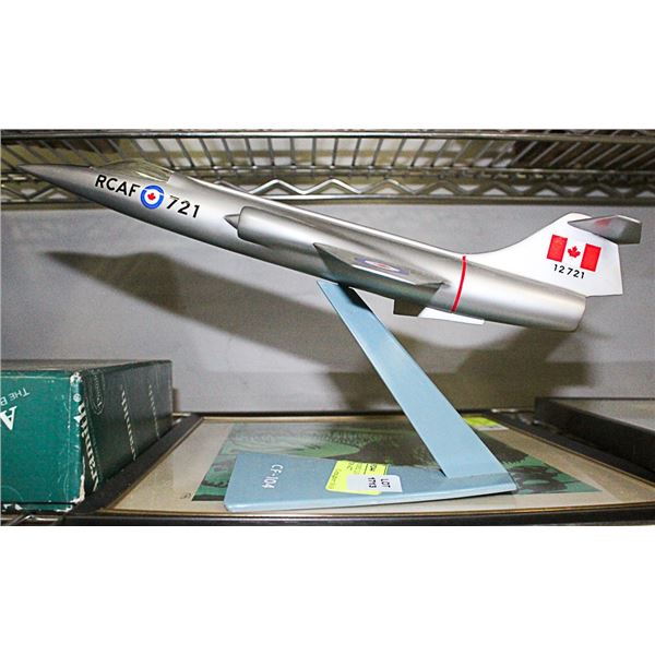 1962 DESKTOP MODEL LOCKHEAD F104 STARFIGHTER 427