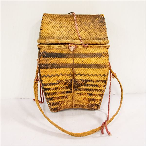 ANTIQUE RATTAN GATHERING BAG