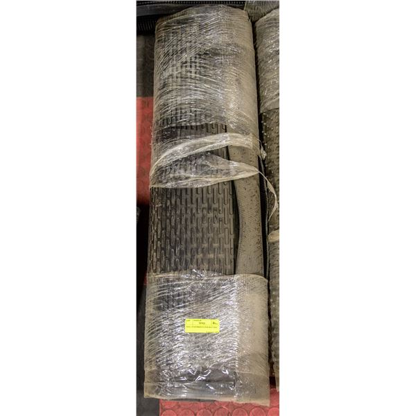 ROLL OF RUBBER FLOOR MATTING