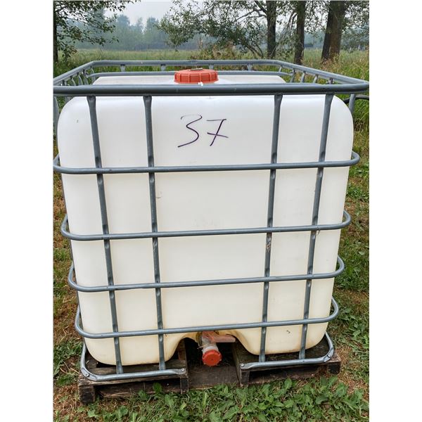 Sq. Water Tank w/ Cage