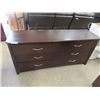Image 3 : 4 Pc Bedroom Set,2 Dressers & 2 Nite Stands There are some scuffs on them