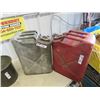 Image 3 : 2 Militray Gas Cans & Containers