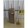 Image 1 : Primitive Butter Churn w Plunger