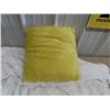 Image 2 : Blanket & Cushion