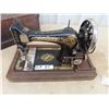 Image 2 : Portable Singer Crank Sewing Machine