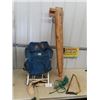 Image 1 : Back Pack, Rope, Pulley, Saw, Fox Hide Stretcher