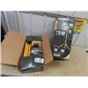 Image 1 : 2 New Halogen Light w Stands