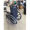 Image 3 : Maple Leaf Wheelchair