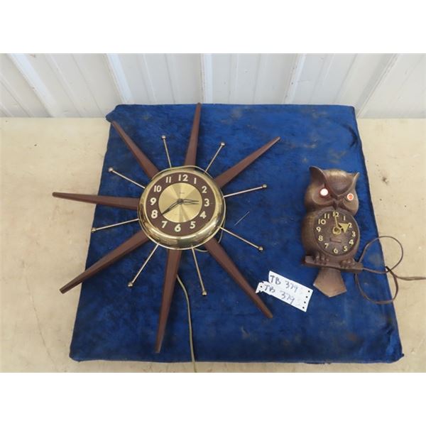 Retro United Clock 25" x 25" Ish, Owl Clock - 11" x 5" - Eyes Light Up !