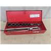 Image 1 : MAC 3/4" Socket Set, Ratchet, Strong Bar, Ext, 3/4" to 2 1/8" All MAC except 5 Smaller sockets are "
