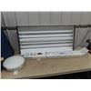 Image 1 : Fluorscent Light Fixtures & Extra Bulbs