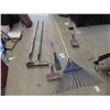 Image 2 : 6 Hand Yard Tools, Rakes, Hoe, Edger, & Scraper