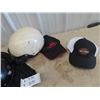Image 3 : 3 Motorcycle Helmets, Harley Hat & Carry On