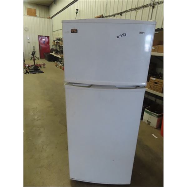 Kenmore Fridge 67"H 29"W 28"D