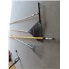 Image 2 : (WE) Garden Hose, Lawn Fertilizer, 3 Rakes & Ext Pole