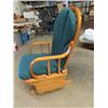 Image 1 : (WE) Gliding Rocking Chair