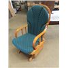 Image 2 : (WE) Gliding Rocking Chair