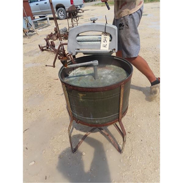 Old Washing Machine w Wringer - Copper Tub