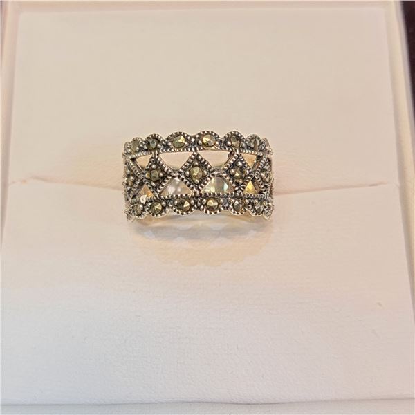 SILVER MARCASITE RING SIZE 6